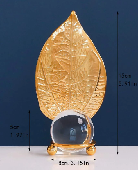🌟 Figura Decorativa con Hoja de Oro y Bola de Cristal