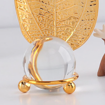 🌟 Figura Decorativa con Hoja de Oro y Bola de Cristal