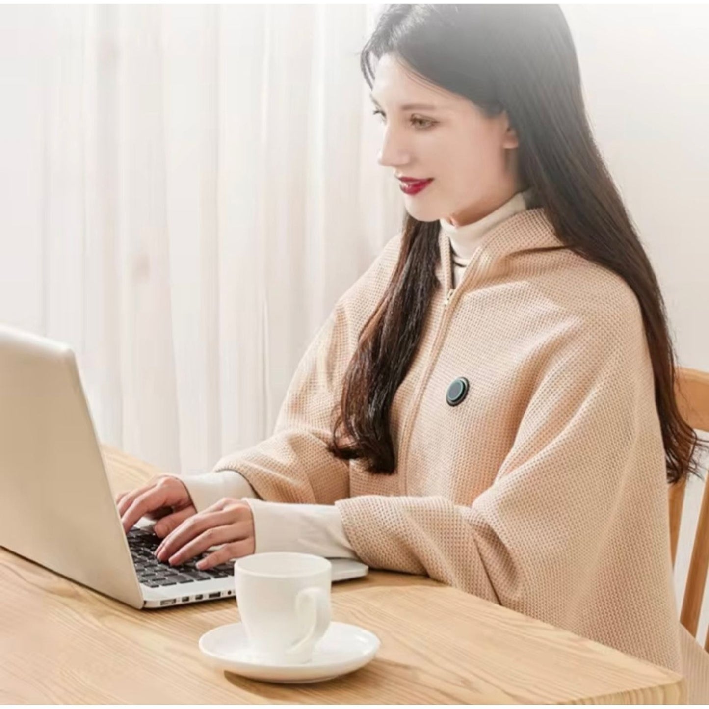 MANTA PONCHO TÉRMICO USB — Tu calor instantáneo, portátil y sin cables engorrosos.